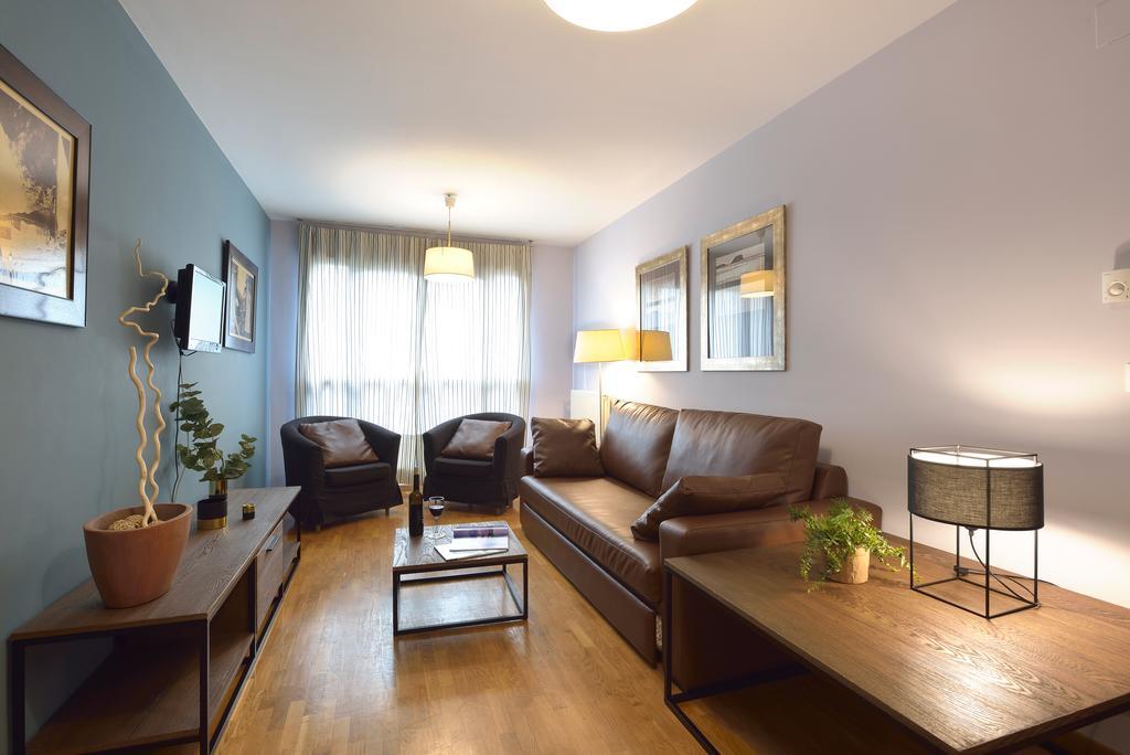 Suites Pamplona Plaza Exterior foto